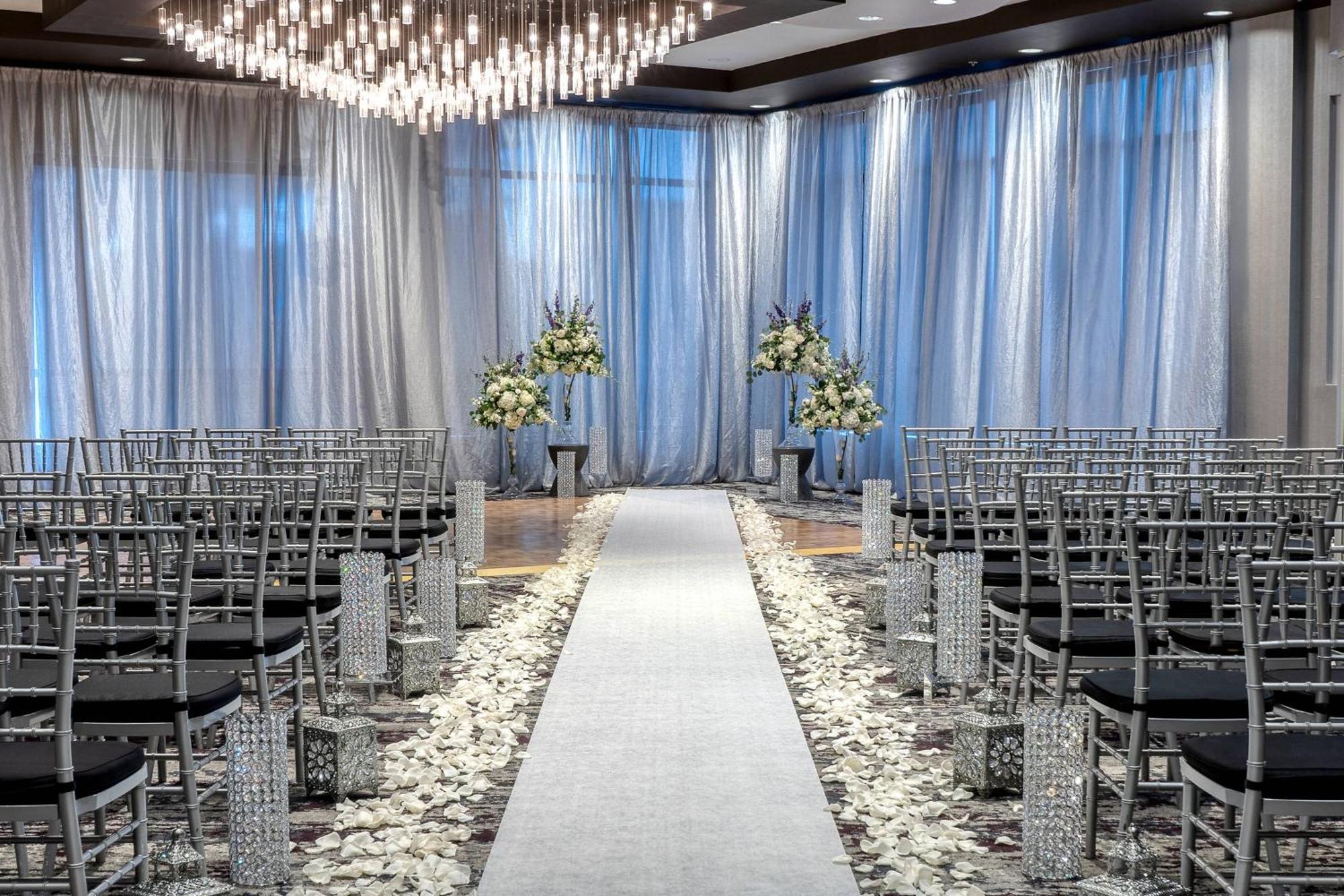 Hotel Renaissance Boston Patriot Place 3*