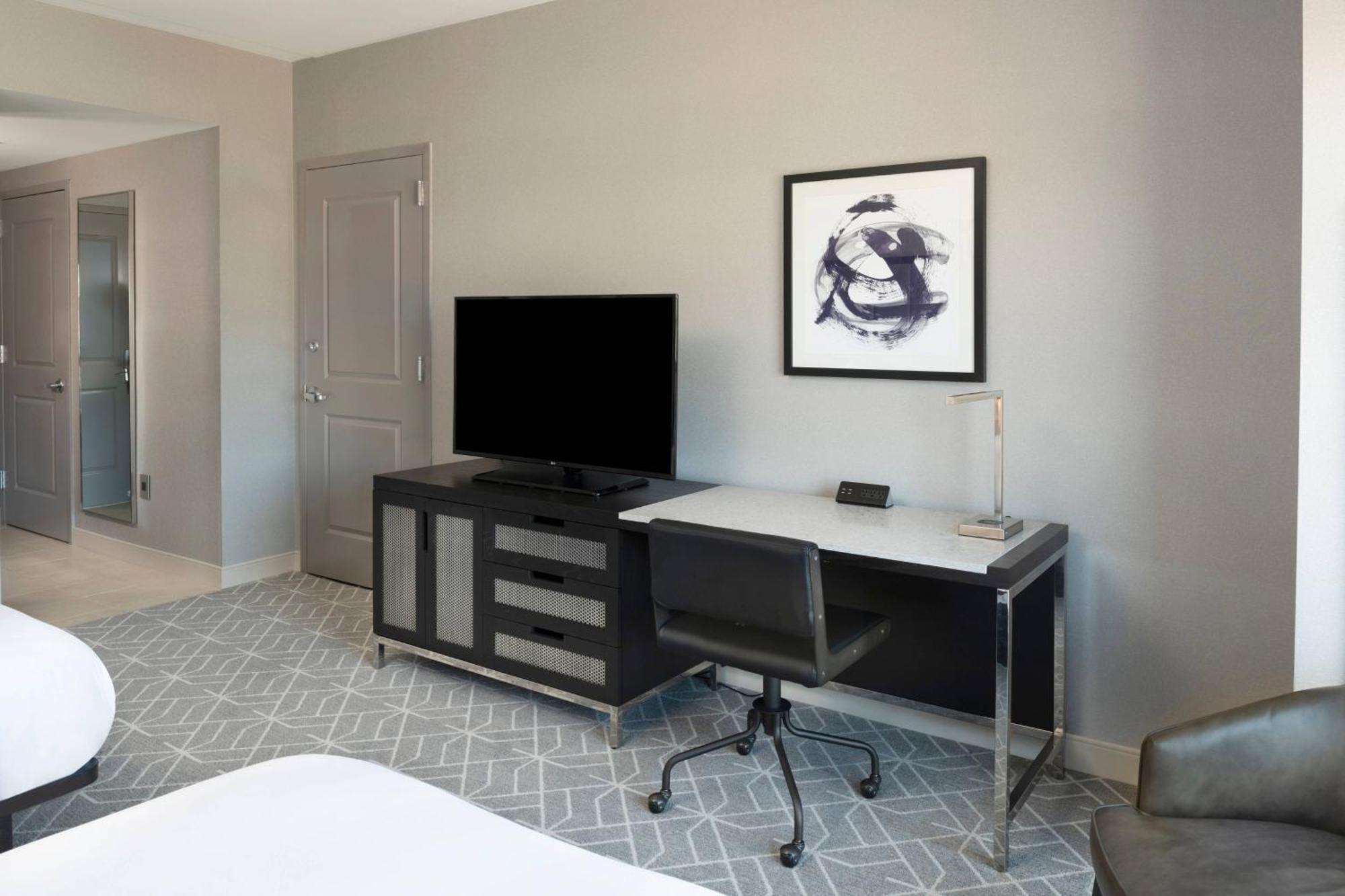Renaissance Boston Patriot Place 3*