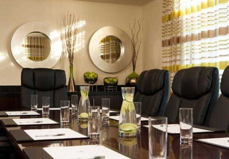 Renaissance Boston Patriot Place Hotel 3*